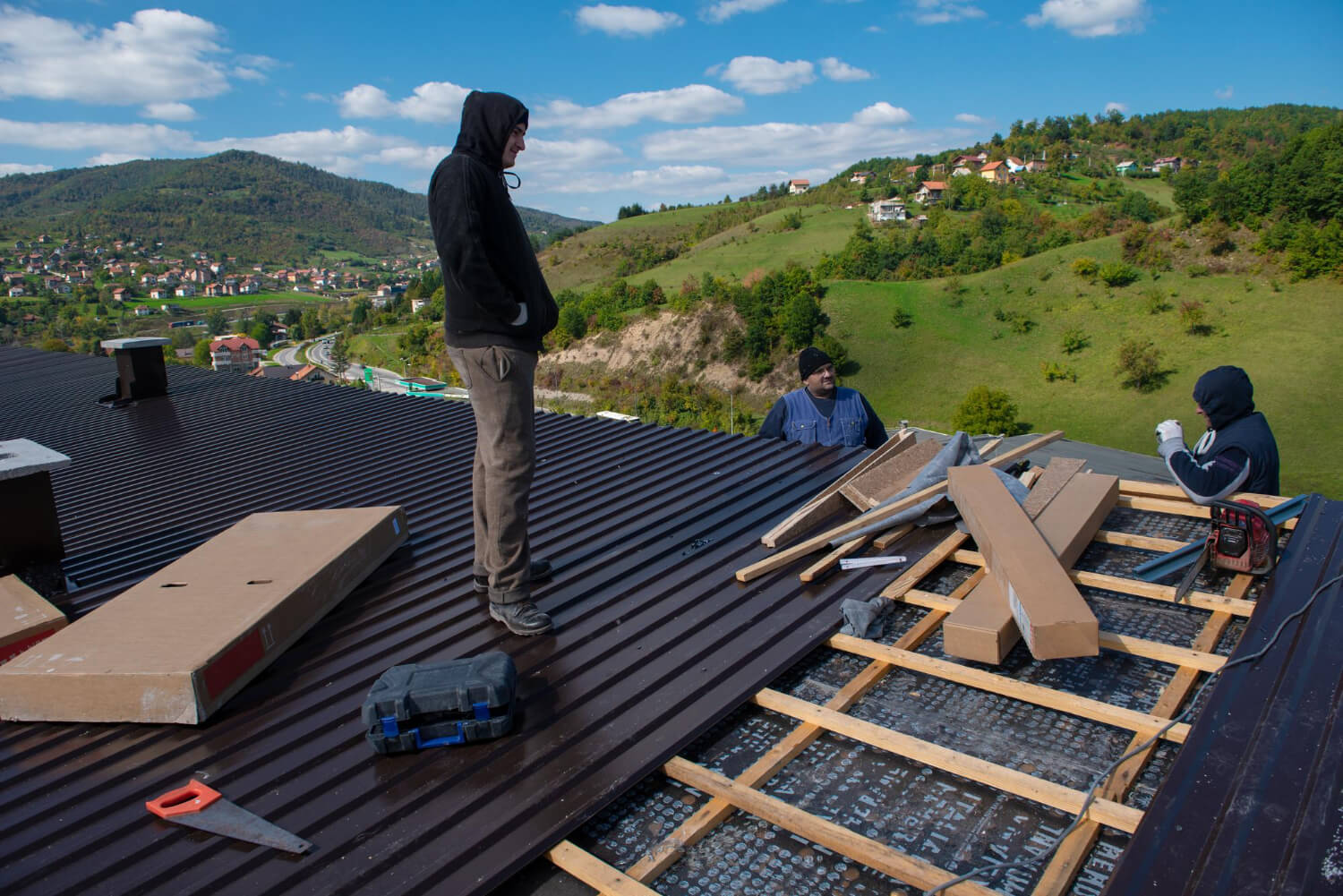 residential roof repalcement row image